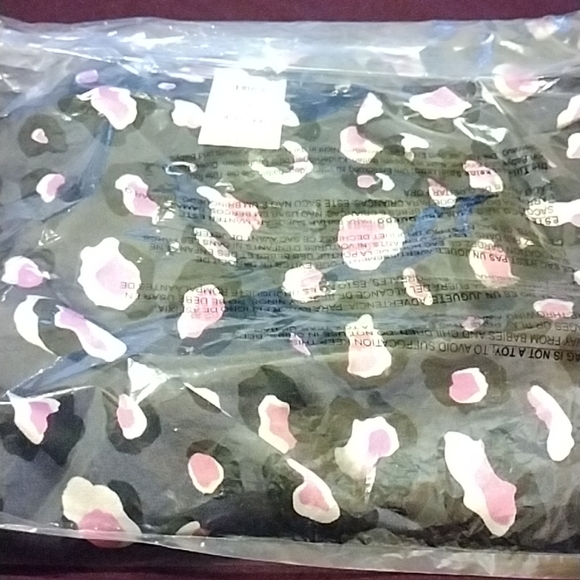 Bar III Cheetah Print Puff sleeve Top - Picture 5 of 6